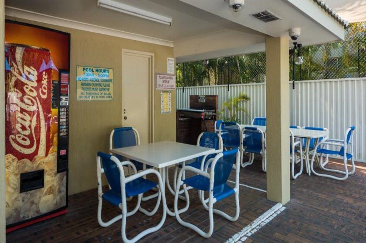 Surfers Tropique Holiday Apartments โกลด์โคสต์ ภายนอก รูปภาพ