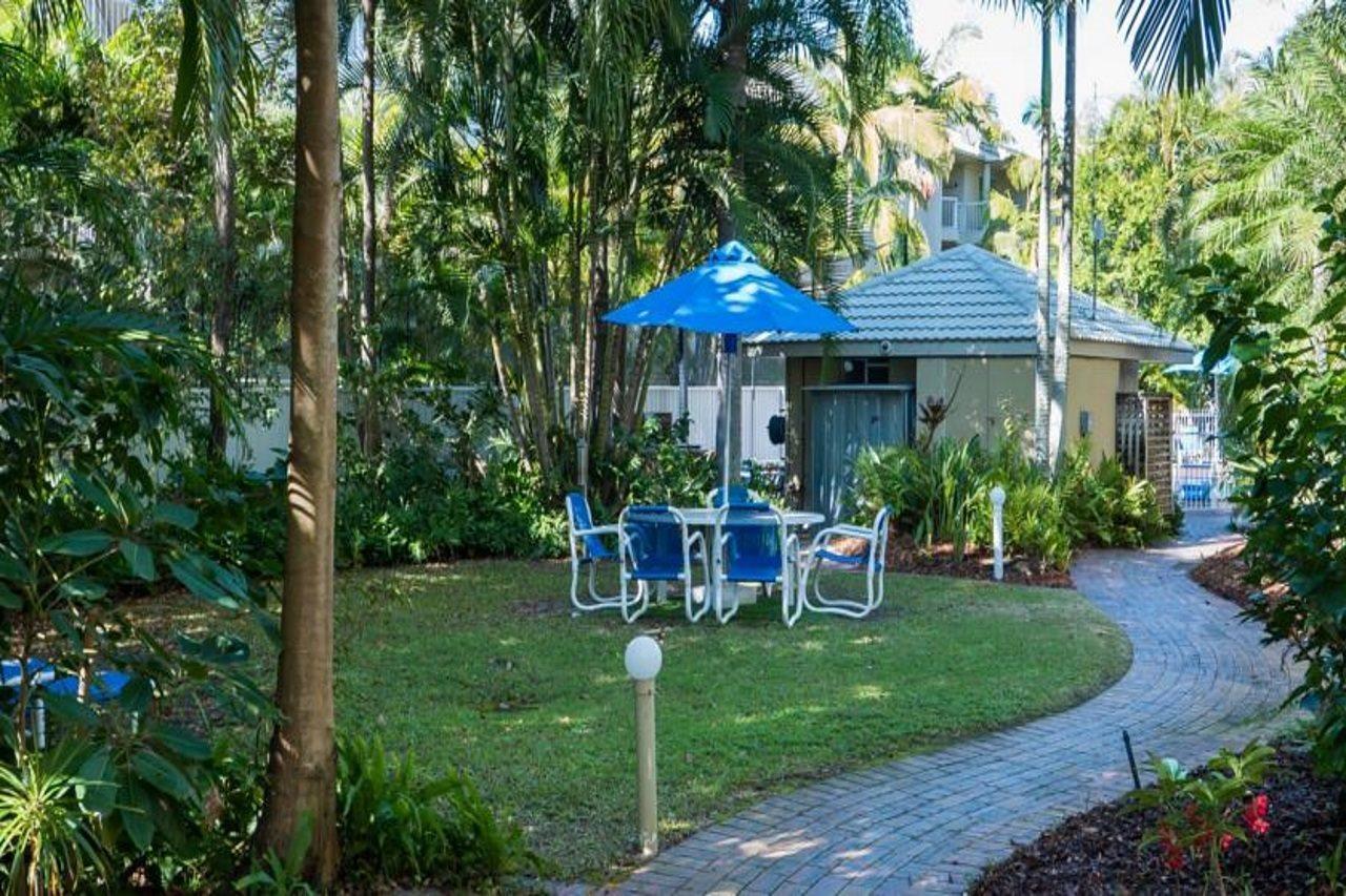 Surfers Tropique Holiday Apartments โกลด์โคสต์ ภายนอก รูปภาพ