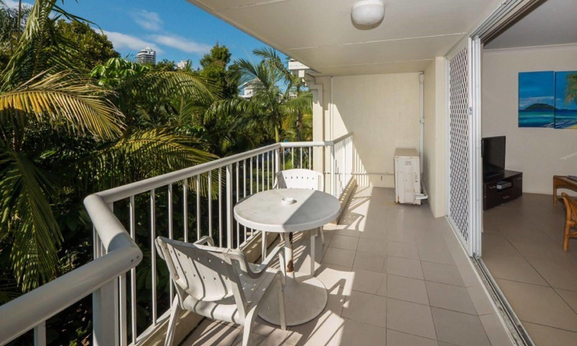 Surfers Tropique Holiday Apartments โกลด์โคสต์ ภายนอก รูปภาพ