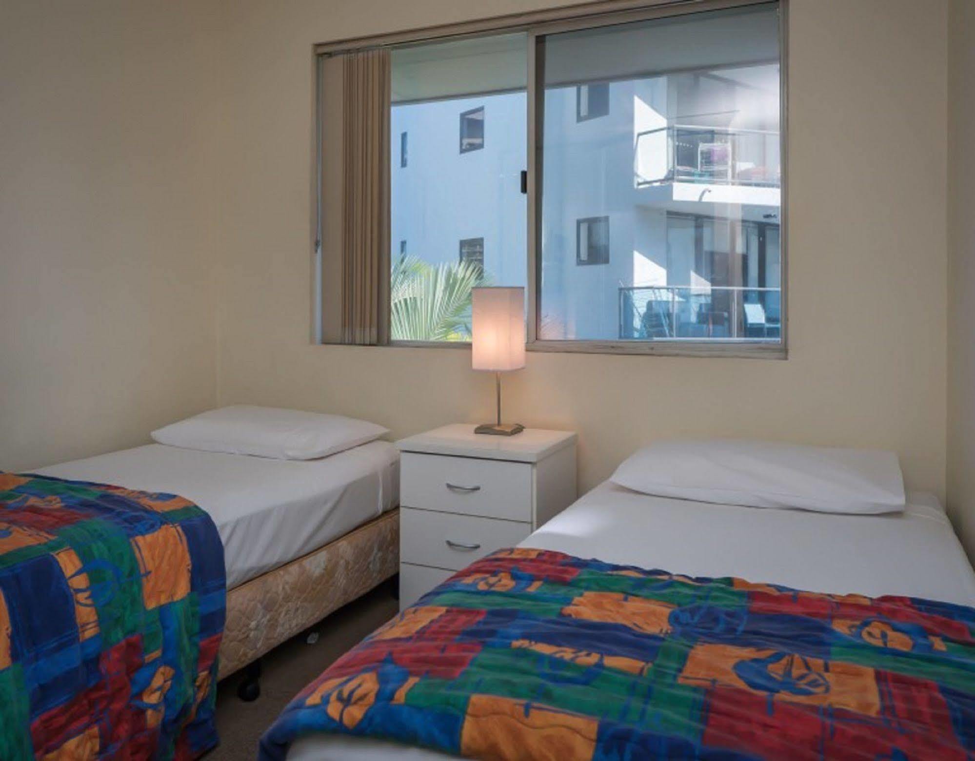 Surfers Tropique Holiday Apartments โกลด์โคสต์ ภายนอก รูปภาพ